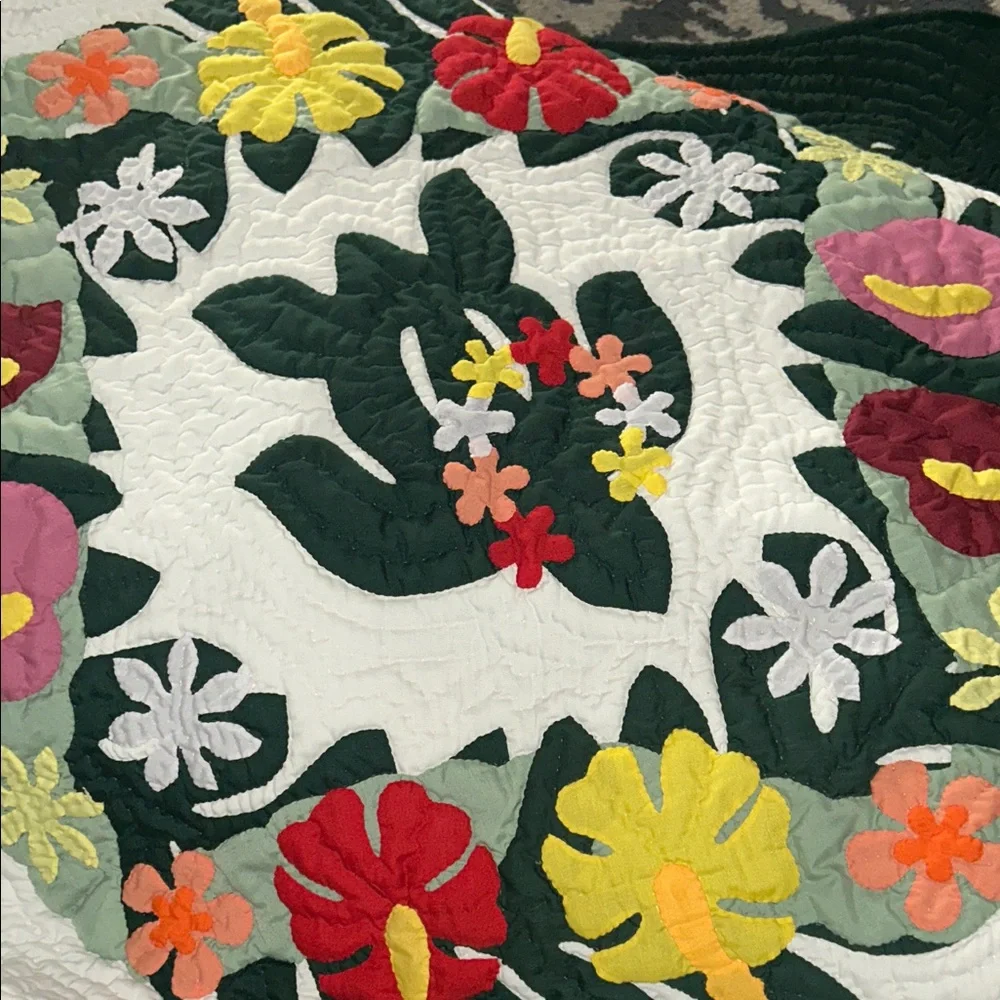 Floral green Hawaiian Quilt